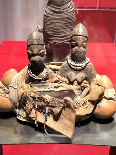 Kelessi und ihr Mann – das wichtigste Objekt des Voodoo-Sammlung (Foto: Antje und Gunther Schwab)