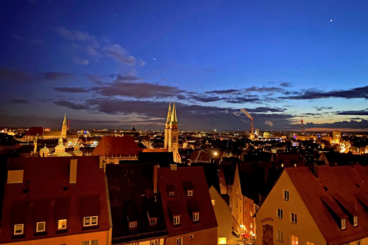 Der Blick von der Nürnberger Burg bei Nacht