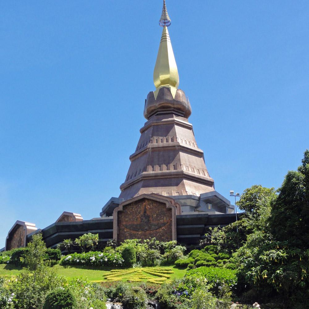 Foto 5: Die Königspagode auf dem Doi Inthanon, dem 2.565 Meter hohen Dach des Landes