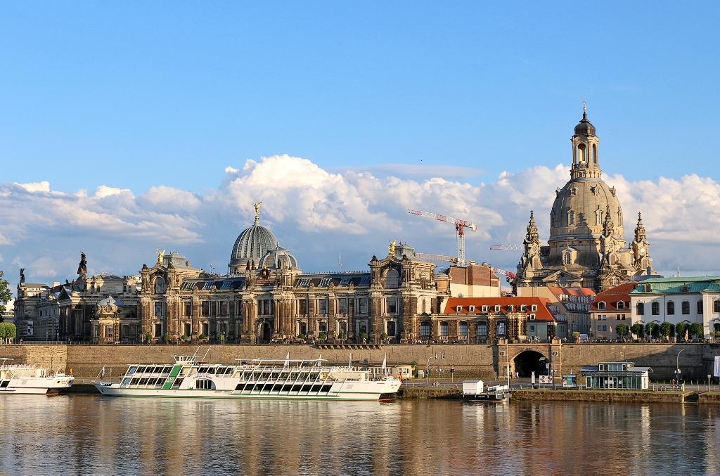 In Dresden ist die Elbe immer in Sichtweite @ Angela Nitsche