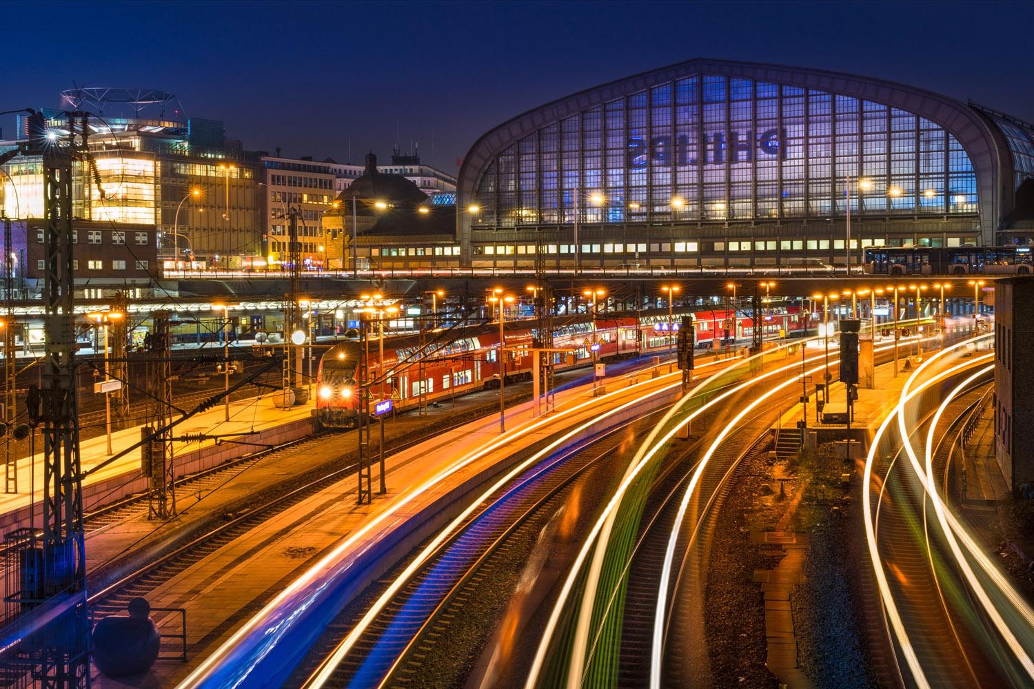 Vom Hamburger Bahnhof aus starten Nachtzüge sowohl nach Süden als auch nach Norden. 