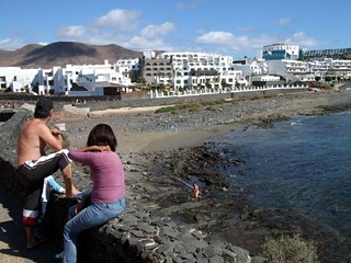 Das Hotel Papagayo Arena gehört zu den illegalen Anlagen in Playa Blanca (Copyright: Eberhard Fohrer)