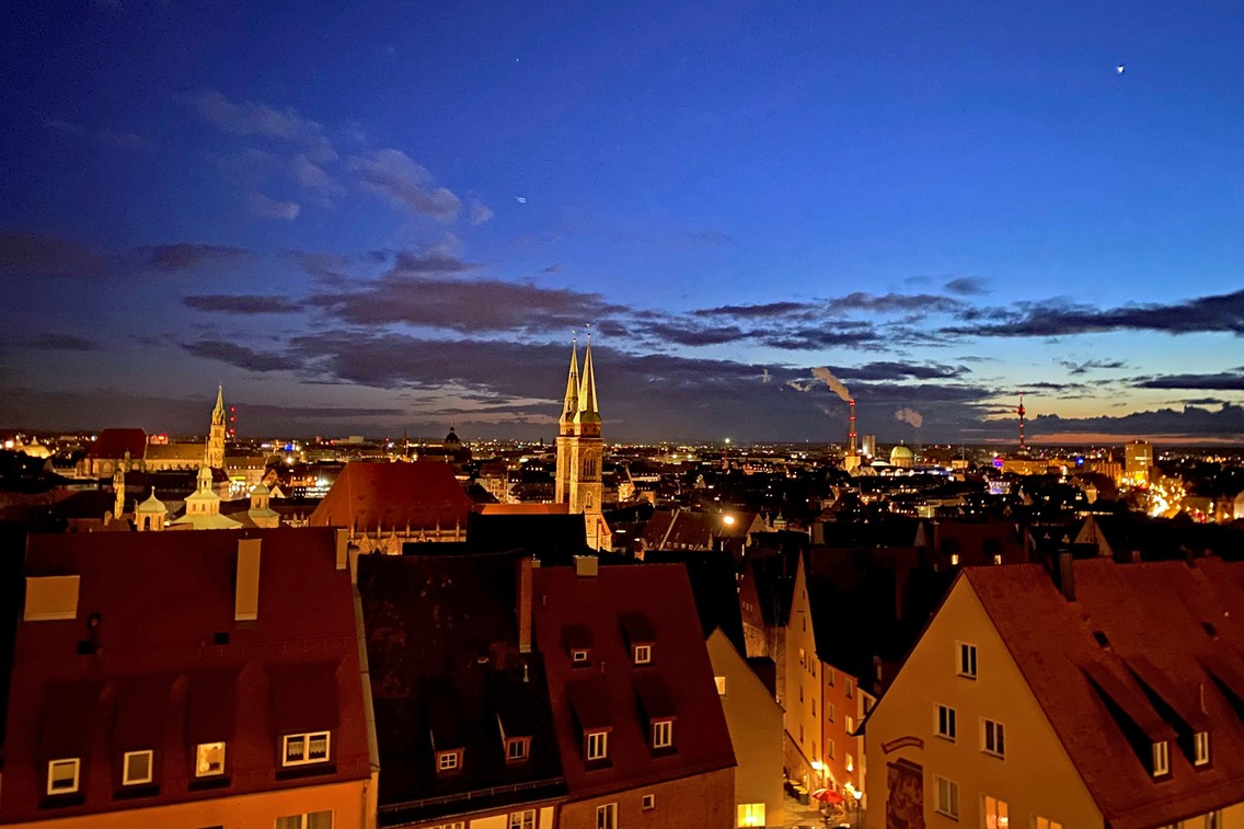 Der Blick von der Nürnberger Burg bei Nacht