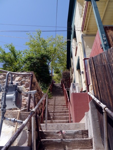 Bisbee oder Lediglich die Treppen sind eine Herausforderung für Laid-Back-Nachtschwärmer … (Foto: Volker Feser)