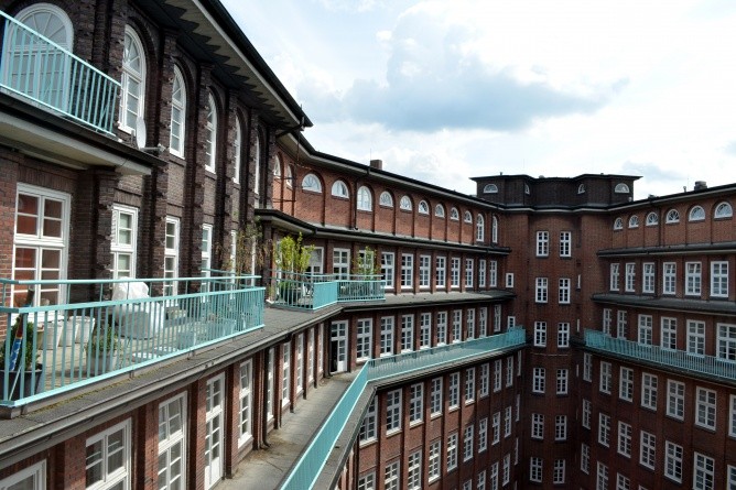 Beeindruckendes Kontorhausviertel oder Das Chilehaus, das an ein Schiff erinnert (Foto: Gabriele Kröner)