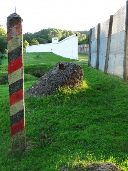 »Little Berlin« – Mauer und Sperranlagen teilten das Dorf Mödlareuth in zwei Hälften (Foto: Heidi Schmitt)