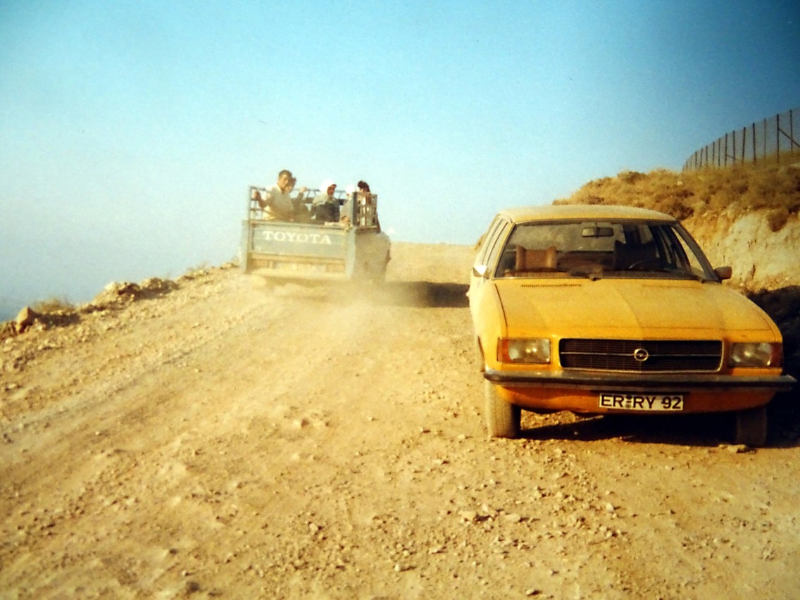Heute in Ehren ergraut, der Recherche-Opel des jungen Reisebuchautors (Foto: Eberhard Fohrer)