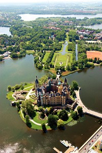 Vom Freimaurer geplant, vom Fürsten bewohnt &ndash; das Schweriner Schloss. (Foto von Stadtmarketing Schwerin)