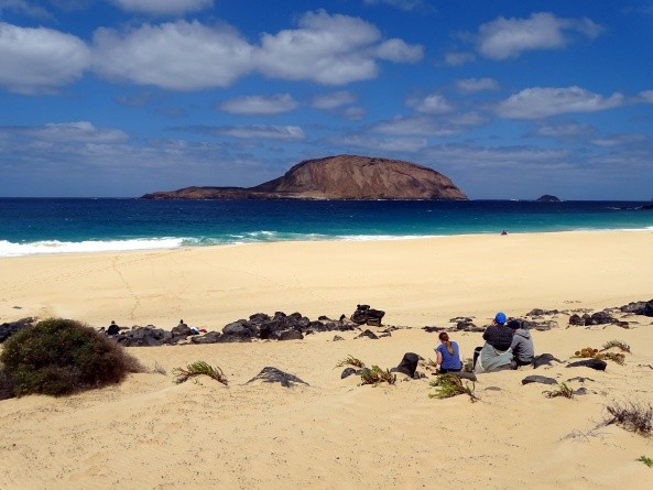 Für Eberhard Fohrer einer der Top-Ten-Strände der Kanaren – die Playa de las Conchas auf La Graciosa (Foto: Eberhard Fohrer)