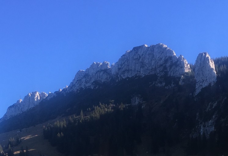 Die Kampenwand (1669 m) thront über dem Chiemgau @ Robert Zsolnay
