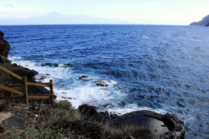 Einst eine Handelsmole auf Gomera. Heute ein verwunschener, versteckter Ort (Foto: Lisa Kügel)