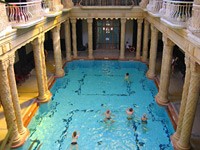 Stilvolles Ambiente im schönsten Thermalbad Budapests