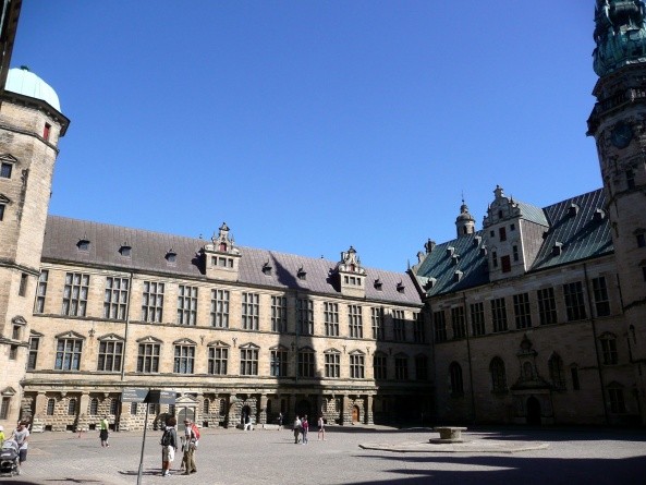 Selbst bei bestem Wetter strahlt das UNESCO-Weltkulturerbe auch eine dunkel-schwermütige Atmospähre aus (Foto: Christian Gehl)