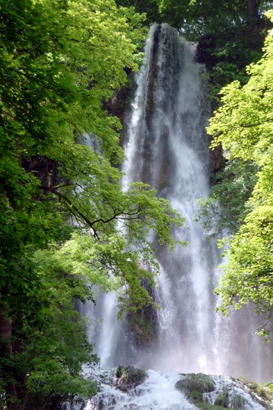 Der beeindruckende Wasserfall von Bad Urach (Foto: Bettina Forst)