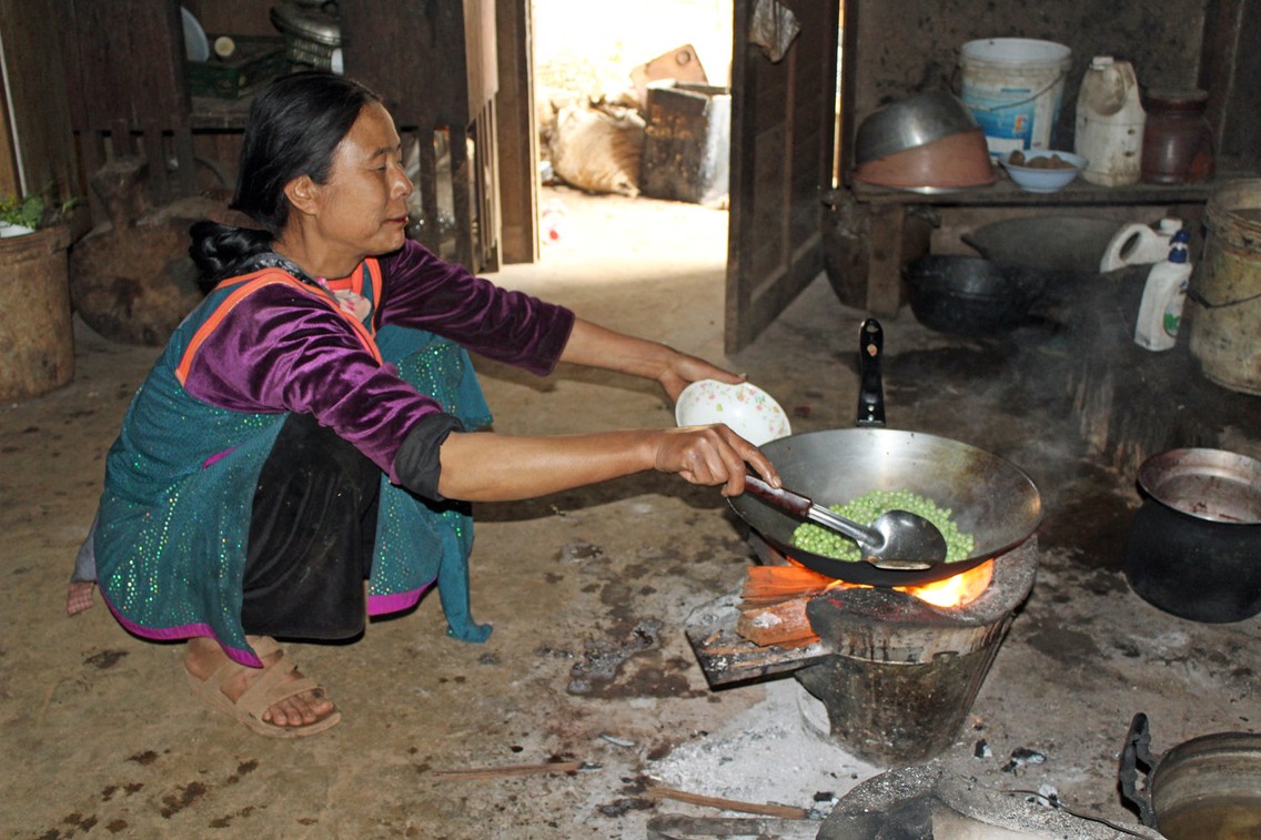Foto 4: Die Angehörigen der Lisu, einem Bergstamm in Nordthailand, leben sehr einfach und traditionell