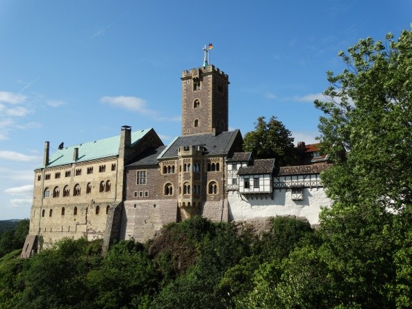 Hinter den Mauern der Wartburg bei Eisenach übersetzte Martin Luther das Neue Testament (Foto: Heidi Schmitt)