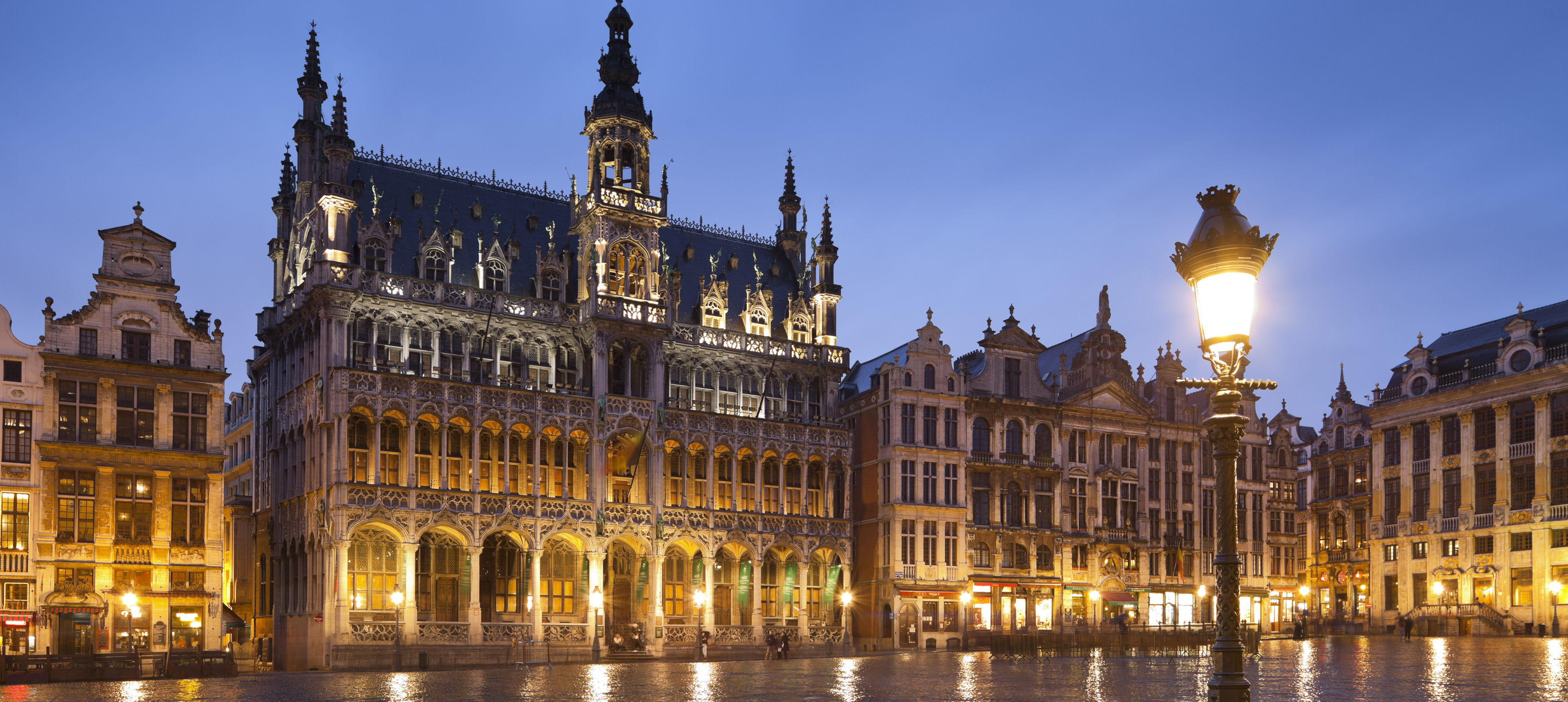 Grote Markt am Abend an der Grand-Place in Brüssel