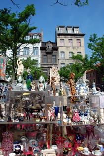 Auf dem Flohmarkt im Marollenviertel. (Foto: Petra Sparrer)