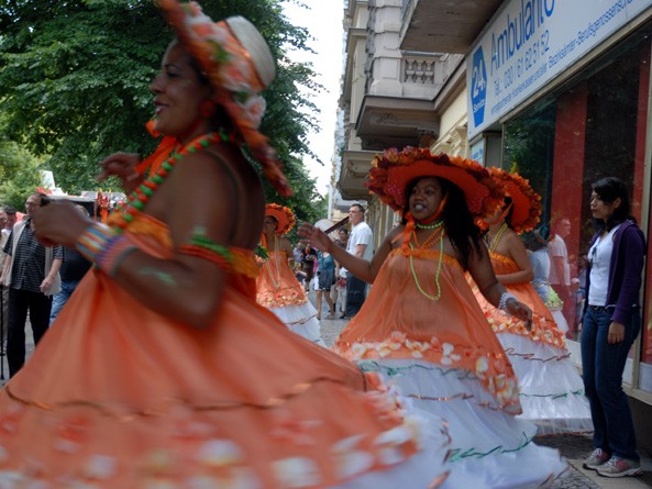 Der Karneval der Kulturen in der Urbanstraße. (Foto: Michael Bussmann)