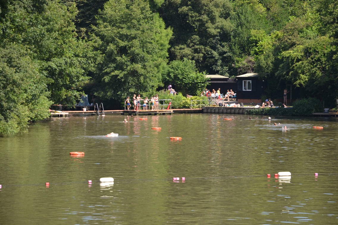 Abseits aller Wetterklischees kann man in London auch richtig gut baden (Foto: Ralf Nestmeyer)