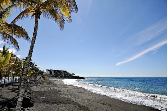 Der Palmenstrand von Puerto Naos (Foto: Ivan Jegorov)