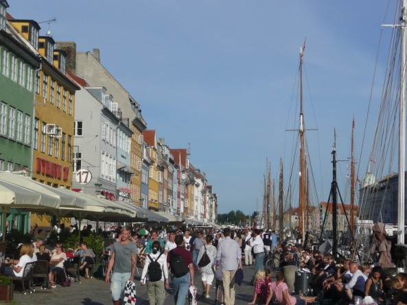 Der Nyhavn oder Eine Top-Sehenswürdigkeit, bei der es meist sehr voll ist (Foto: Christian Gehl)