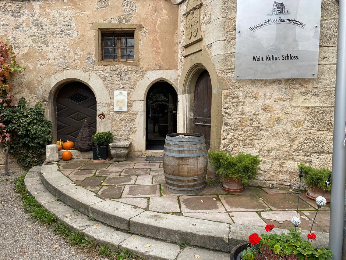 Im Weingut Schloss Sommerhausen (Foto: Hans-Peter Siebenhaar)