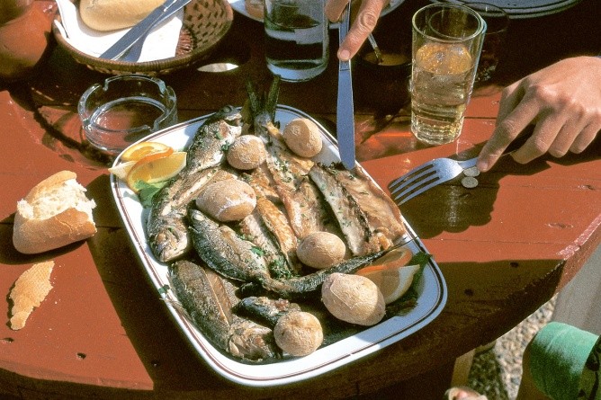 Papas arrugadas &ndash; eine kanarische Spezialität (Foto: Eberhard Fohrer)