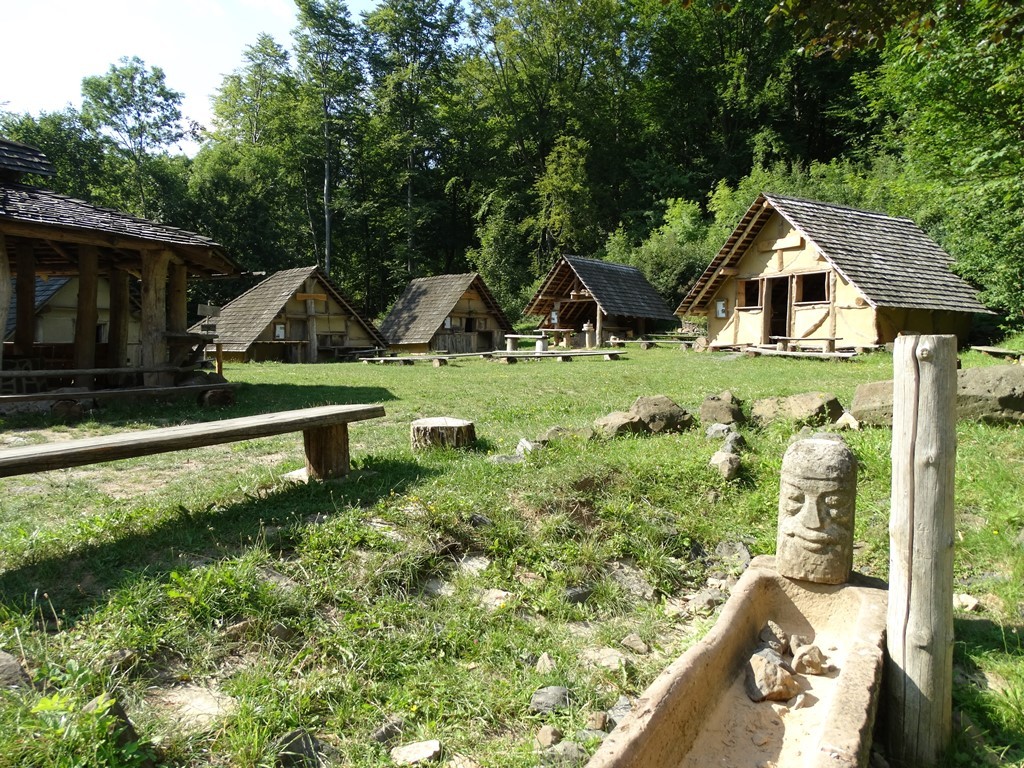 Im Keltendorf Sünna @ Heidi Schmitt