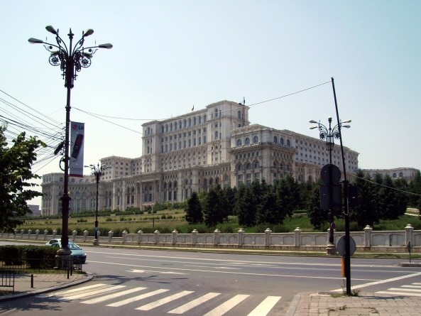 Das zweitgrößte Verwaltungsgebäude der Welt &ndash; nach dem Pentagon (Foto: Diana St&#259;nescu)