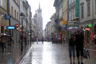 Die Krakauer ul. Florian&rsquo;ska bei Regen