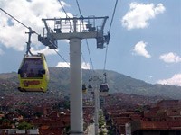 Gondeln über der Stadt. Die Metro Cables von Medellín
